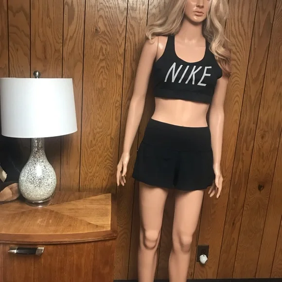 Lululemon Short Black-Size 6 -Good Condition - Picture 8 of 14